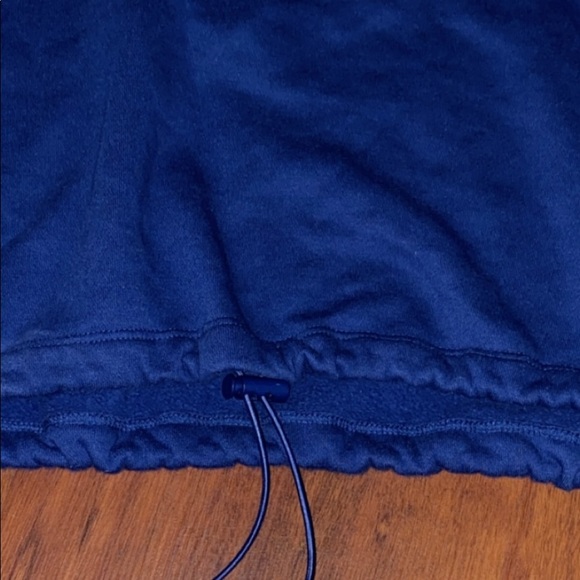 Crop top hoodie - Picture 2 of 3